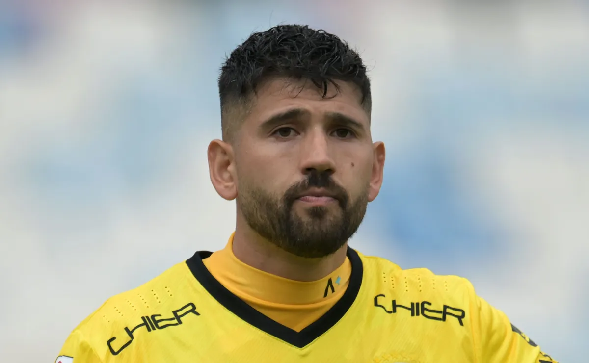 Álvaro Salazar titular con Deportes Recoleta en Primera B Álvaro Salazar titular con Deportes Recoleta en Primera B