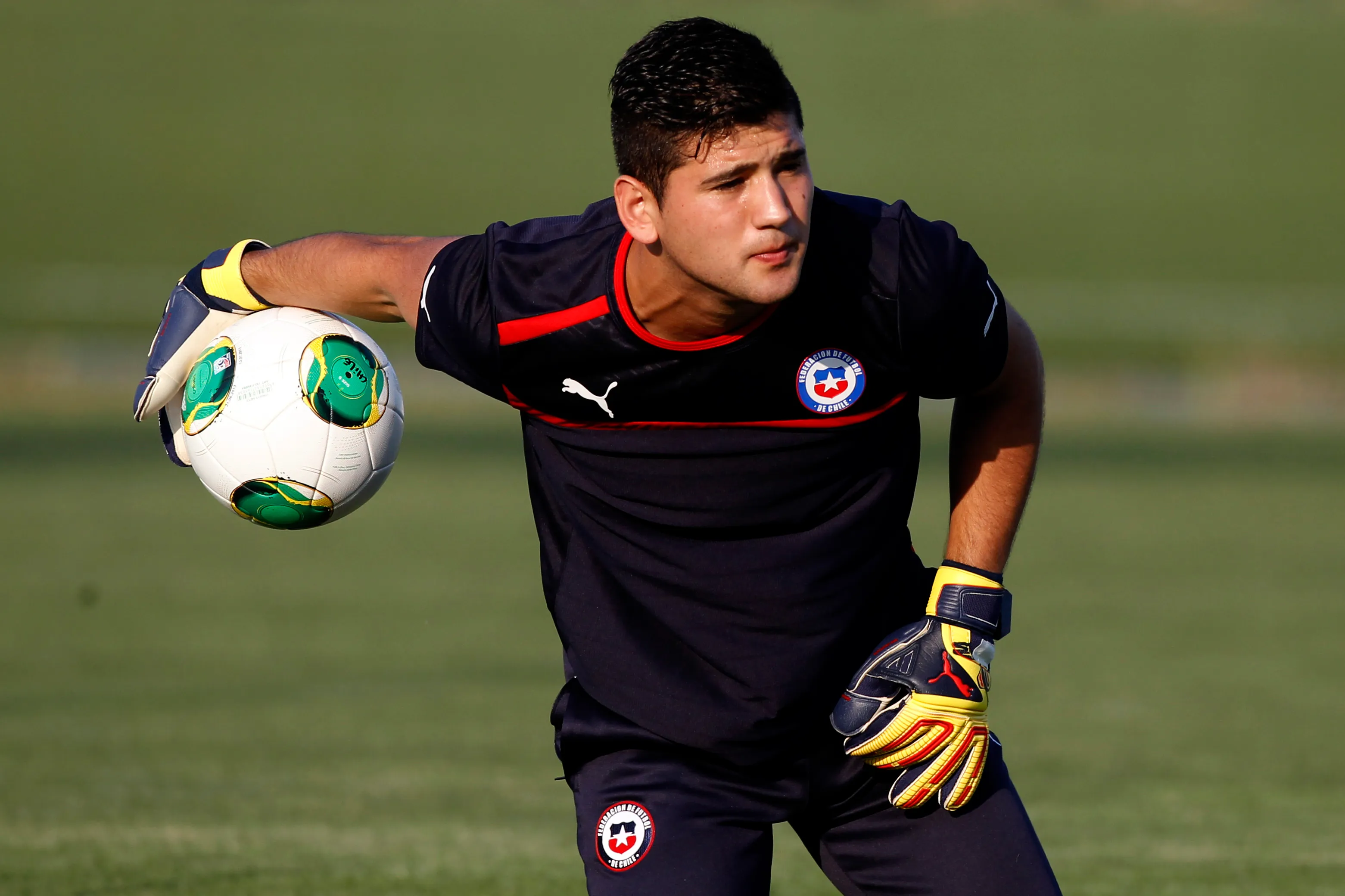 Álvaro Salazar en una práctica con la Roja Sub 20 de Mario Salas que jugó el Mundial 2013. (Andrés Piña/Photosport).