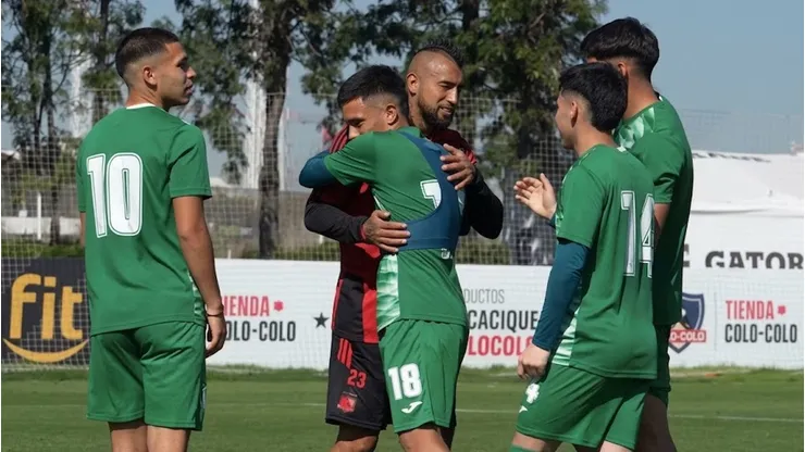 Vidal apoyó a los jugadores de Wanderers que disputarán Copa Intercontinental