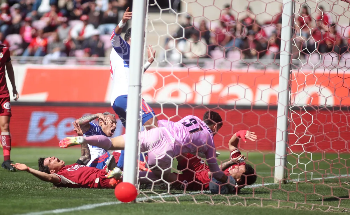 El motivo por el que anularon el gol de Lucero en U de Chile: “Llamaron altos mandos arbitrales”