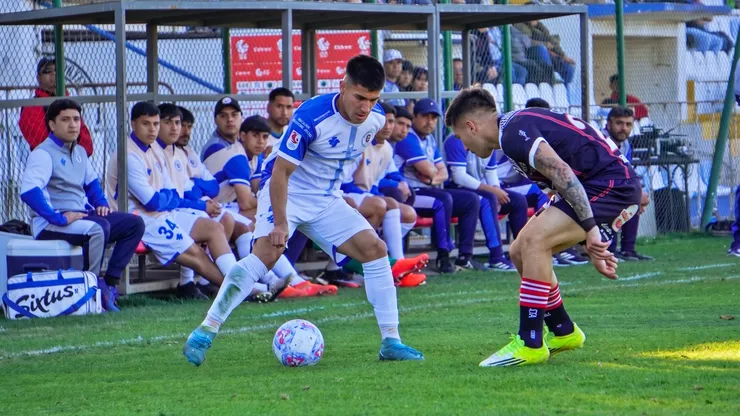 Santa Cruz y Recoleta dieron continuidad a la jornada 26 en Primera B.