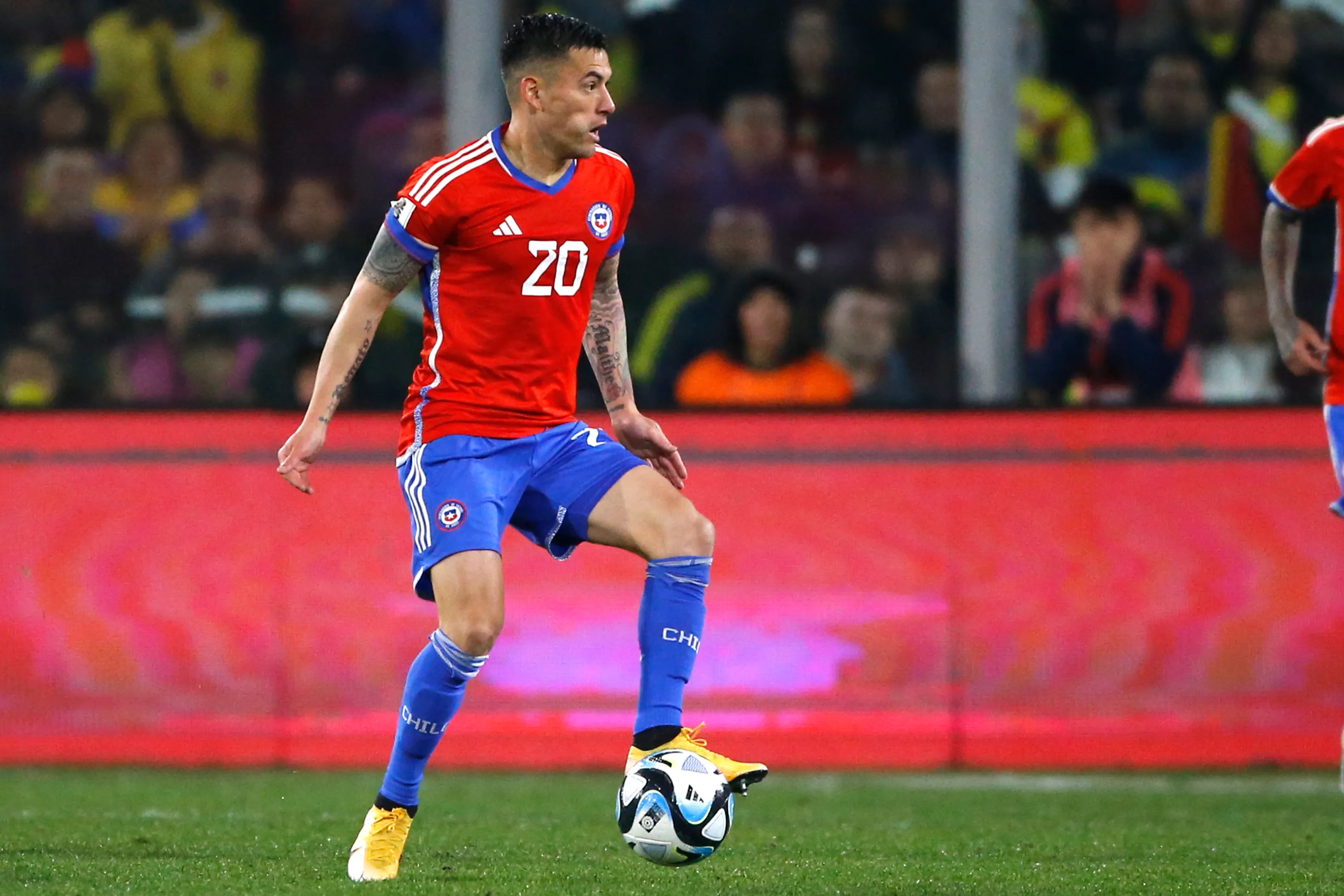 Charles Aránguiz está a la altura de los mejores jugadores de la selección chilena