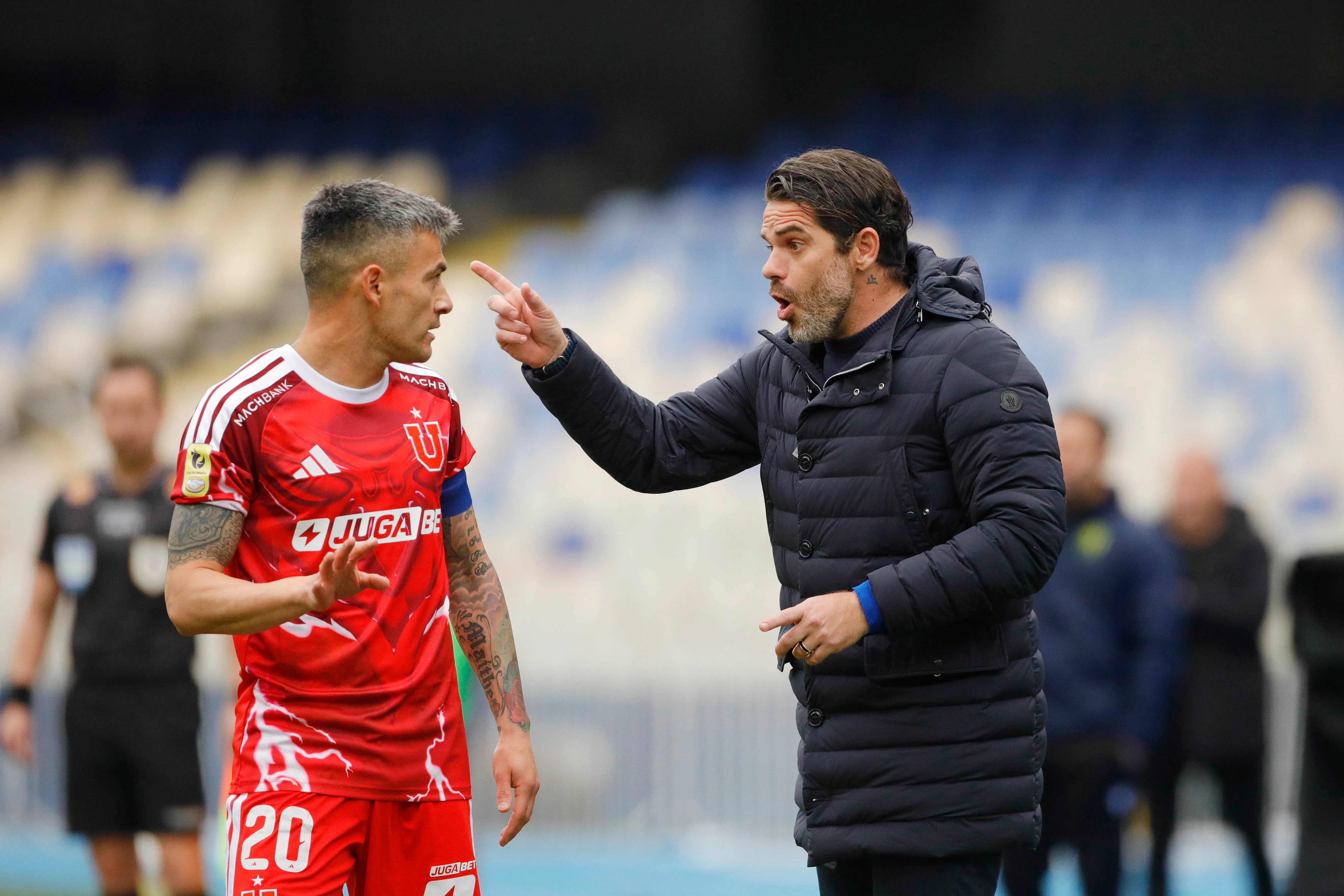Gago espera el retorno el 18 de septiembre para evaluar a Charles Aránguiz. Foto: Marco Vazquez/Photosport