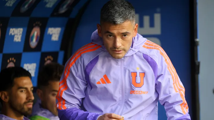 Charles Aránguiz no jugó ante La Serena por problemas físicos.