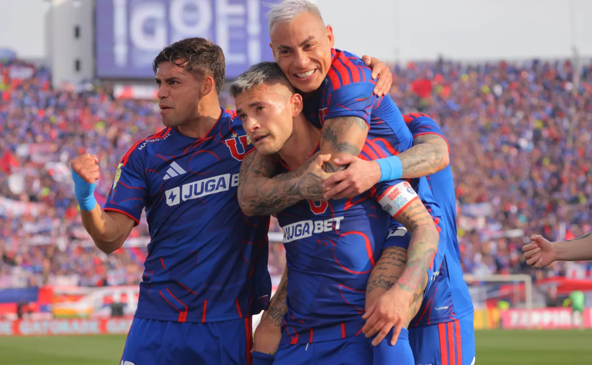 U de Chile pone fecha tope para acordar renovaciones de Charles Aránguiz y Eduardo Vargas