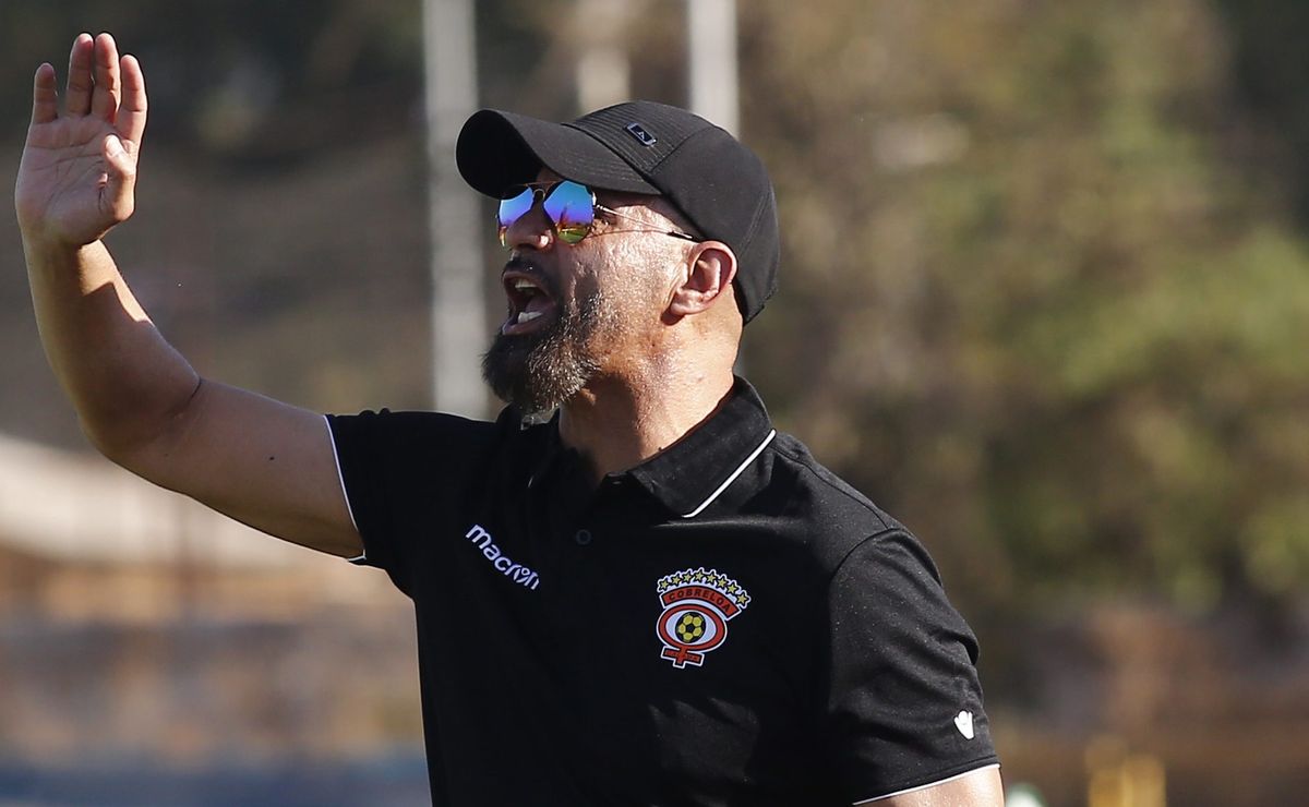 Fantasma Figueroa destroza a la directiva de Cobreloa por cambiar de DT en la Primera B: “Todos están mal”