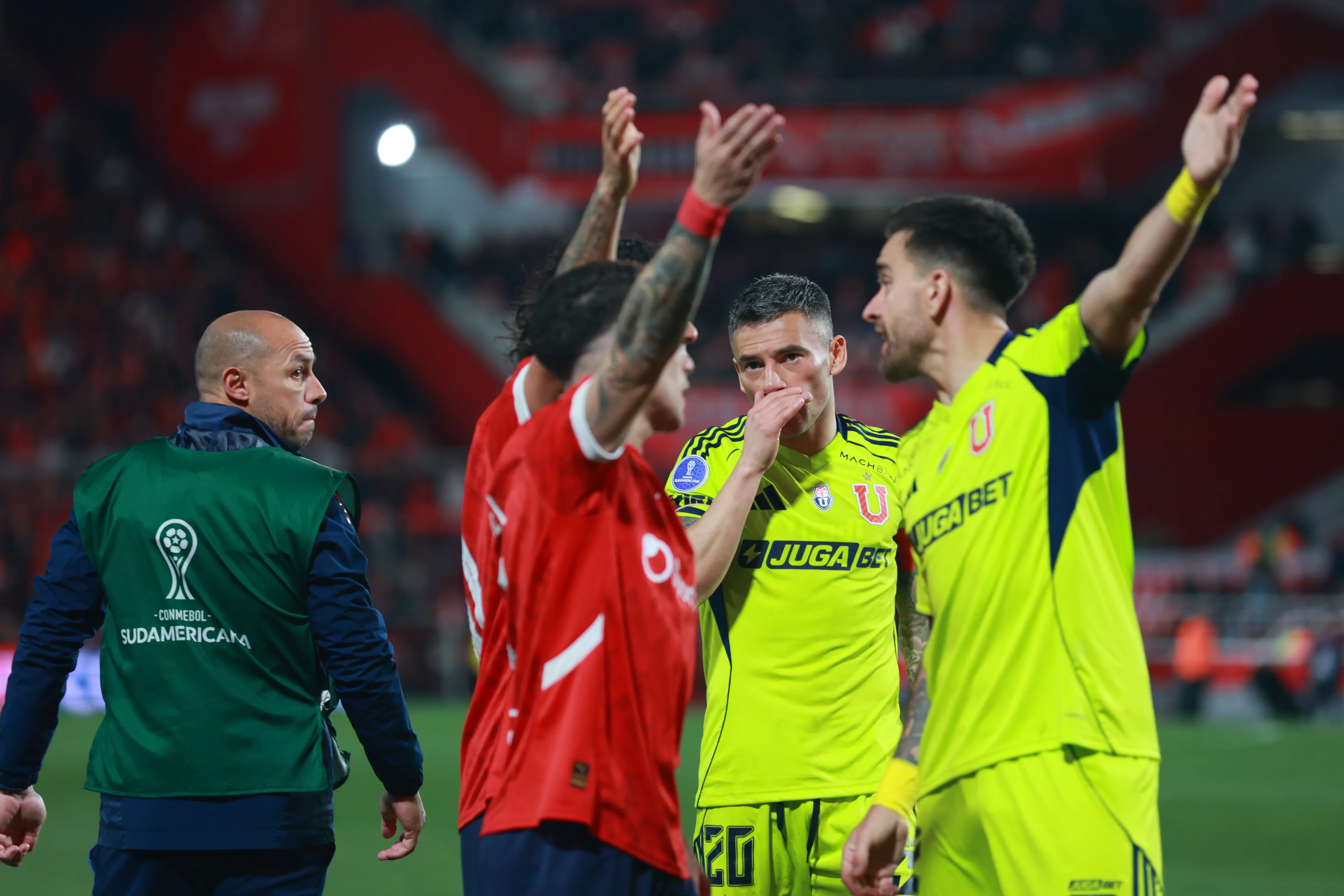 La U apelará a los partidos de local, teniendo en cuenta que los incidentes fueron en Argentina. Foto: Javier Vergara/Photosport