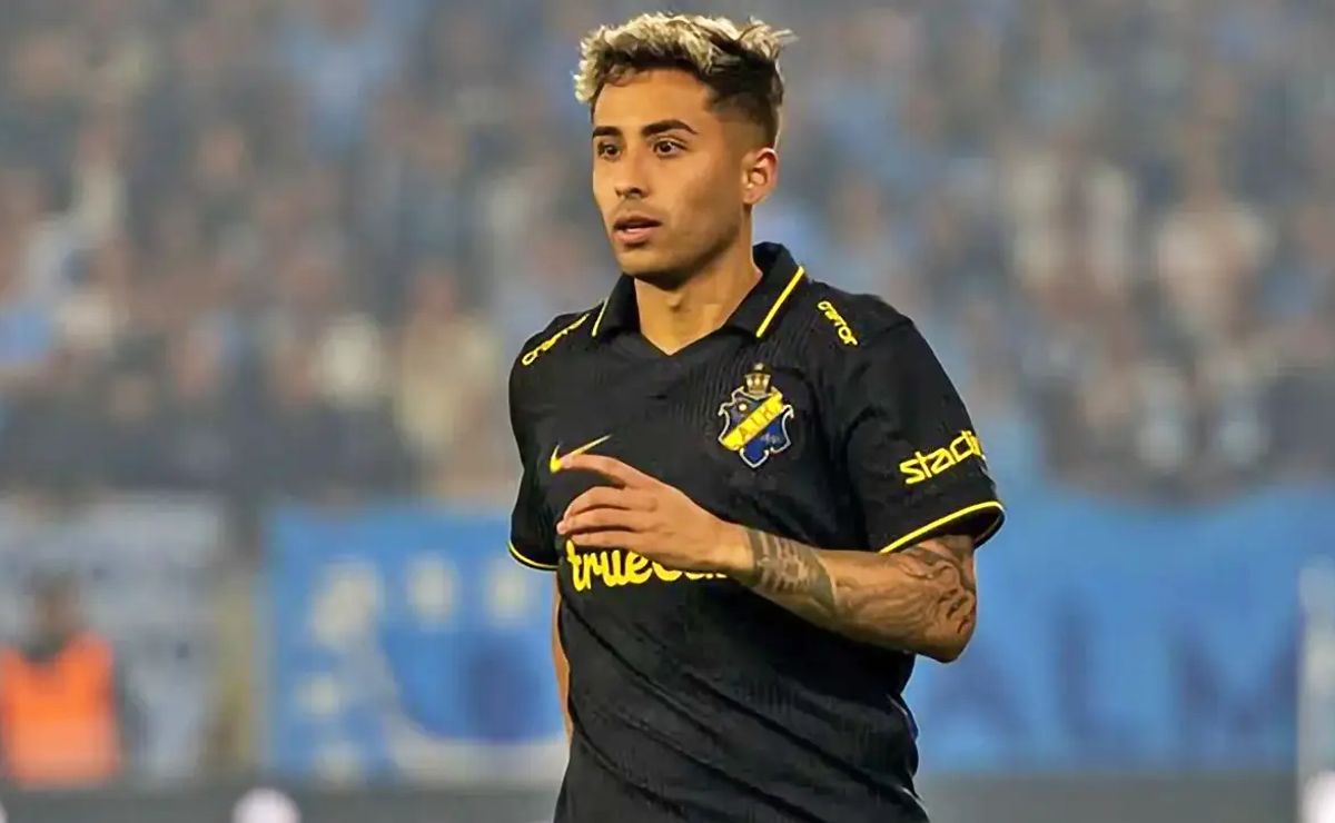 Lucas Assadi no conoce de victorias con AIK Solna: Titular en empate con Mjällby