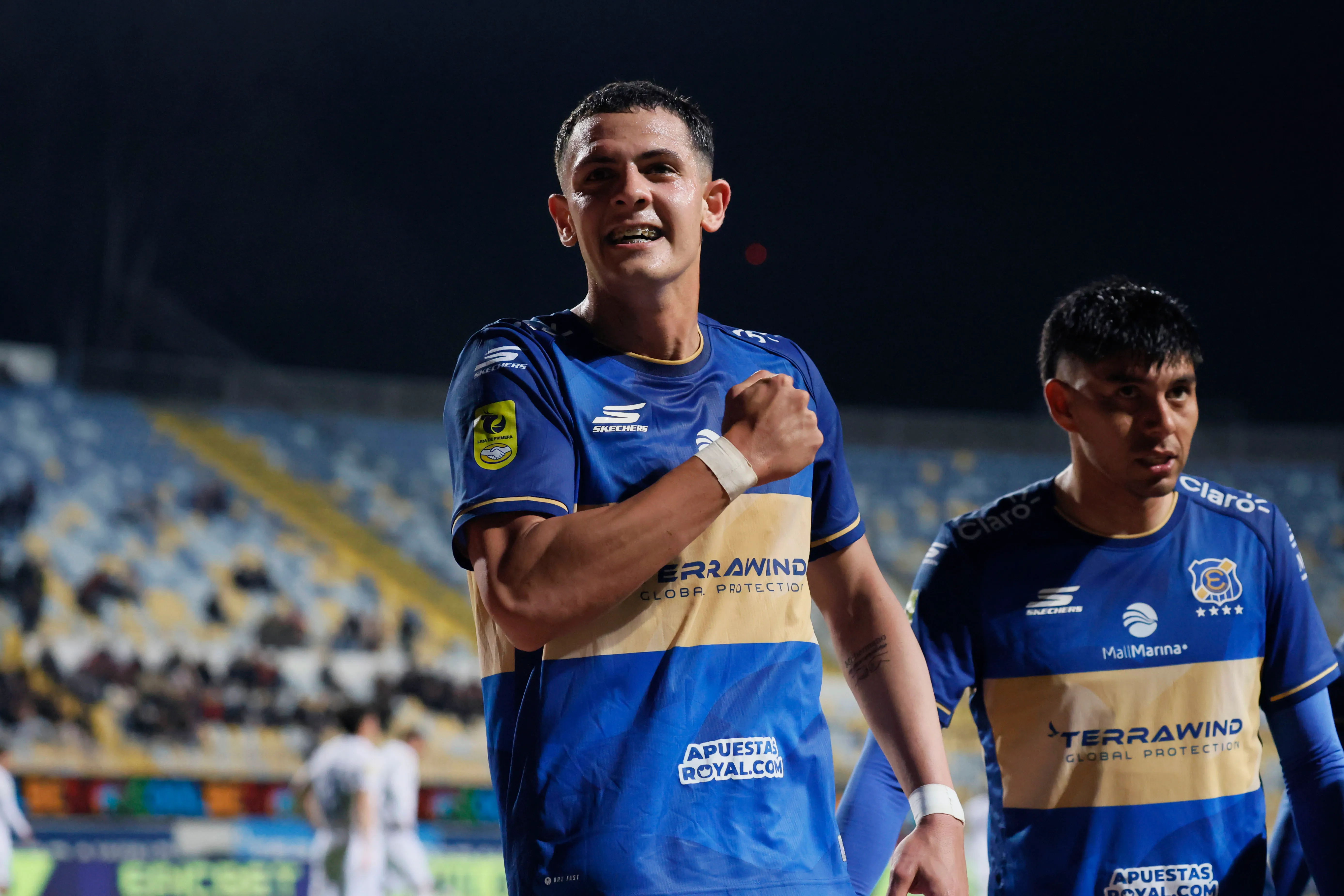 Nicolás Montiel celebra uno de los goles que anotó en Everton este 2026. (Sebastian Cisternas/Photosport).