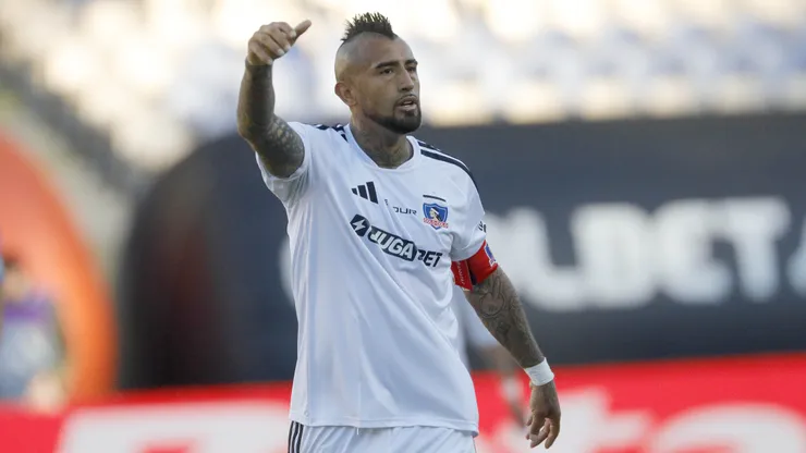 La continuidad de Arturo Vidal en Colo Colo no está sellada.