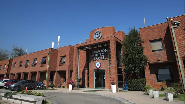 Tribunal de la ANFP comunicó duro castigo en el fútbol chileno.