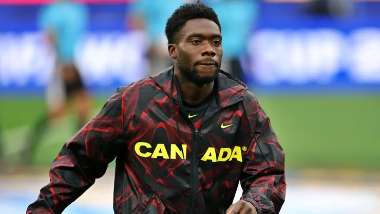 Alphonso Davies no estará en el amistoso de Canadá ante Chile.