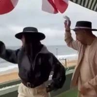 El Huaso Isla sacó aplausos bailando cueca con su novia
