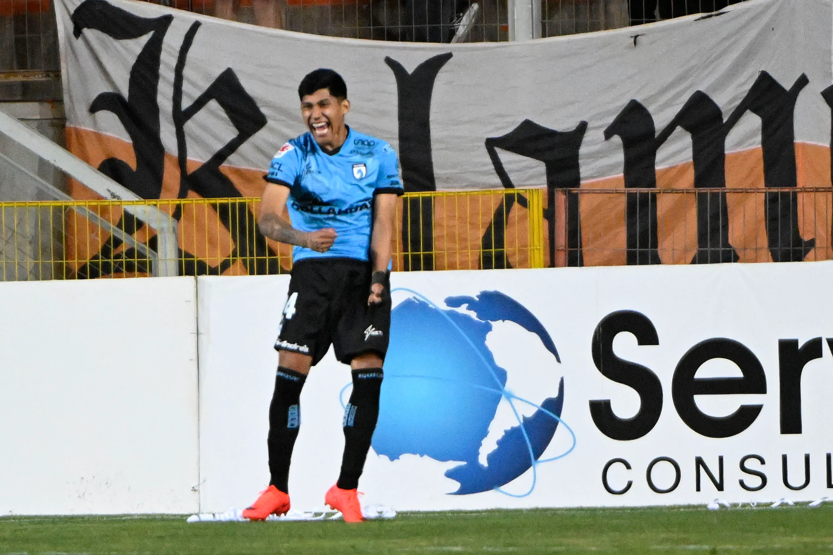 Bayron Barrera es seguido por Colo Colo y la U. Foto: Pedro Tapia/Photosport