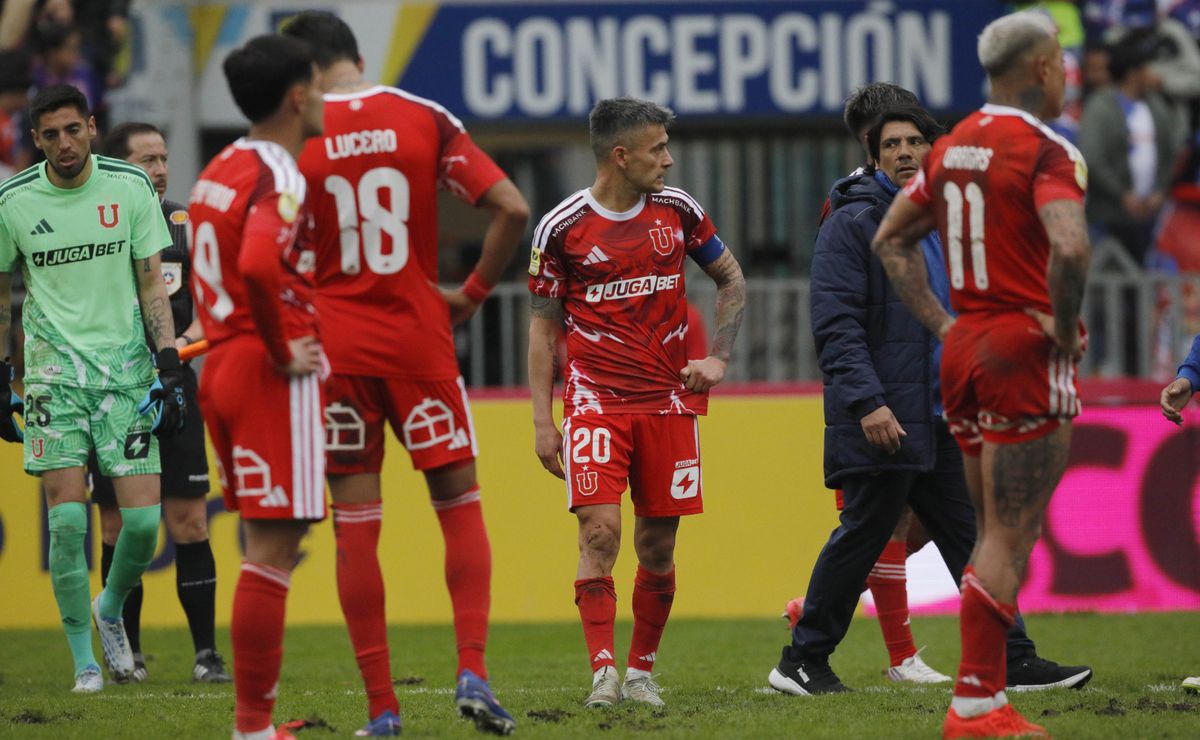 Mazazo para U de Chile: Charles Aránguiz ve truncado su regreso tras aplaudida movida dieciochera