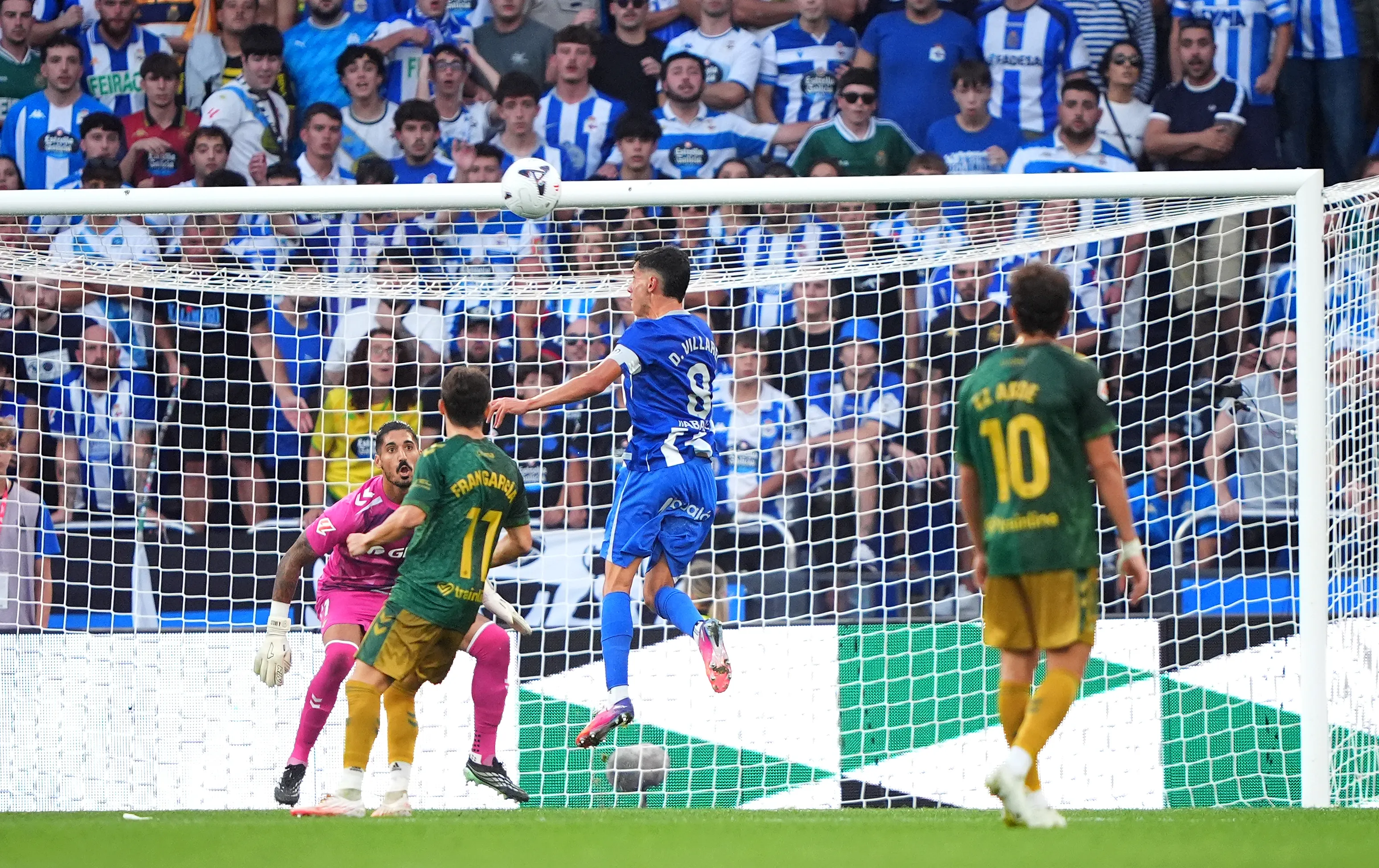 Así fue el gol de Villares ante el Betis. (Jose Manuel Alvarez Rey/Getty Images).