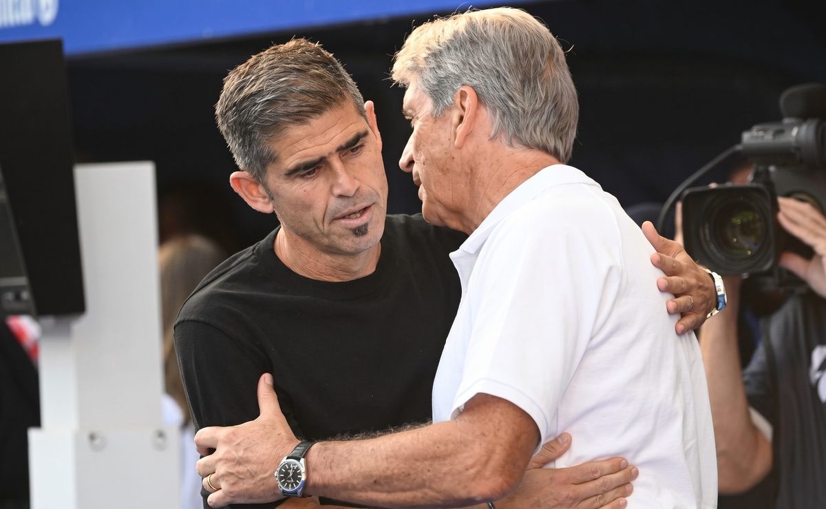 Pellegrini y el DT del Deportivo La Coruña se enfrentan por polémica jugada que terminó con una cabeza rota