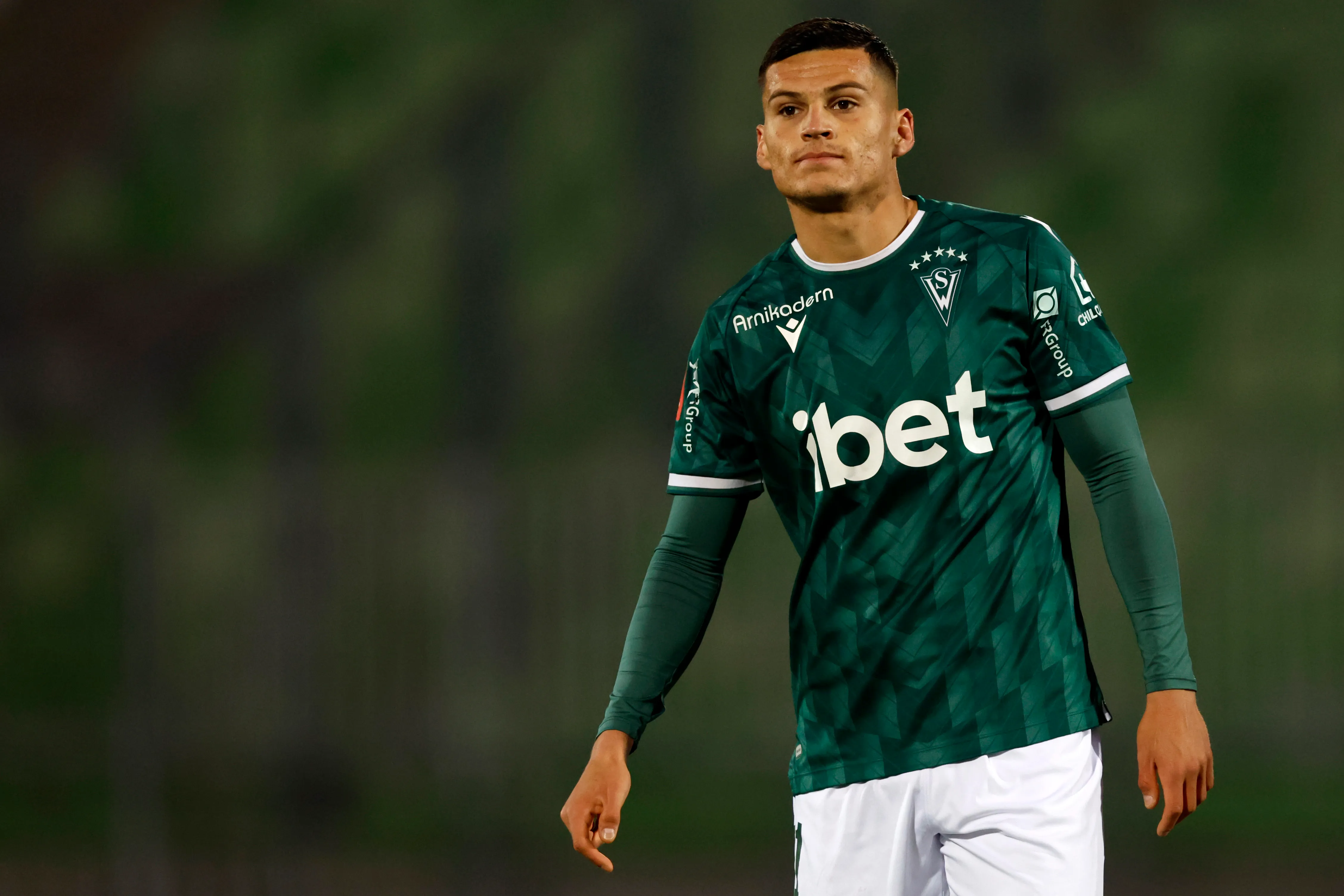 Lucas Cepeda le envió un mensaje de aliento al plantel Sub 20 del Decano tras la derrota frente al Real Madrid. (Andrés Piña/Photosport).