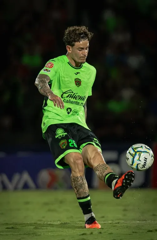 Daniel Piña en acción por el FC Juárez de México. (Foto: FC Juárez).