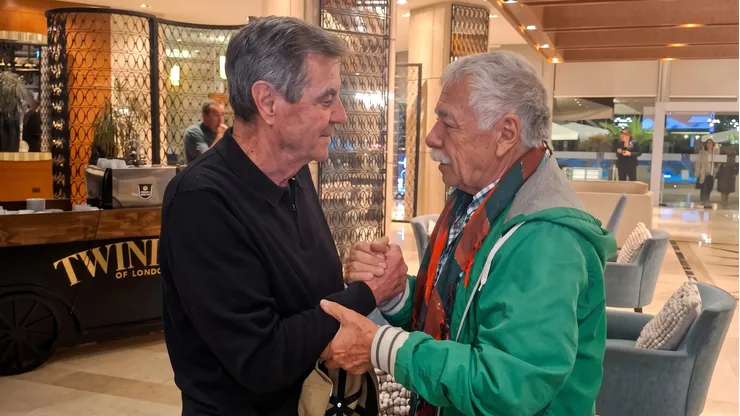 Aplaudida reunión de emblemas albos.