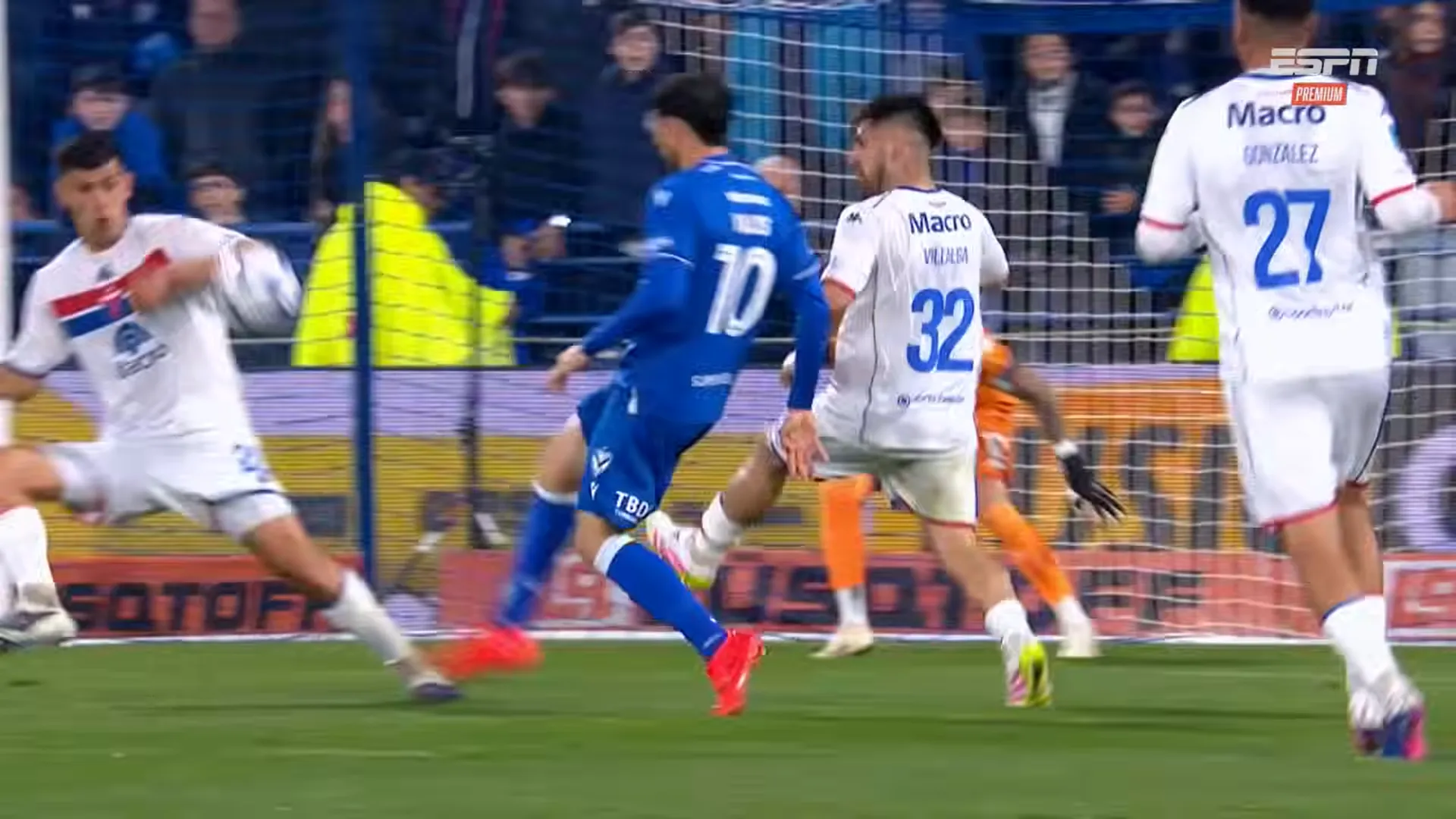 Diego Valdés y el toque magistral que hizo ante Tigre. (Captura ESPN).