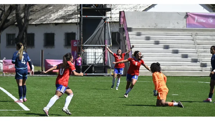 La Roja femenina va por el oro este miércoles