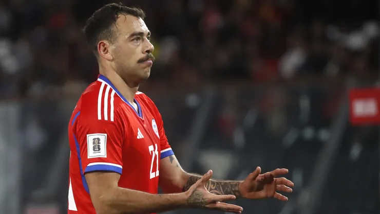 Este zaguero suma 9 partidos en la selección chilena y tiene 34 años.