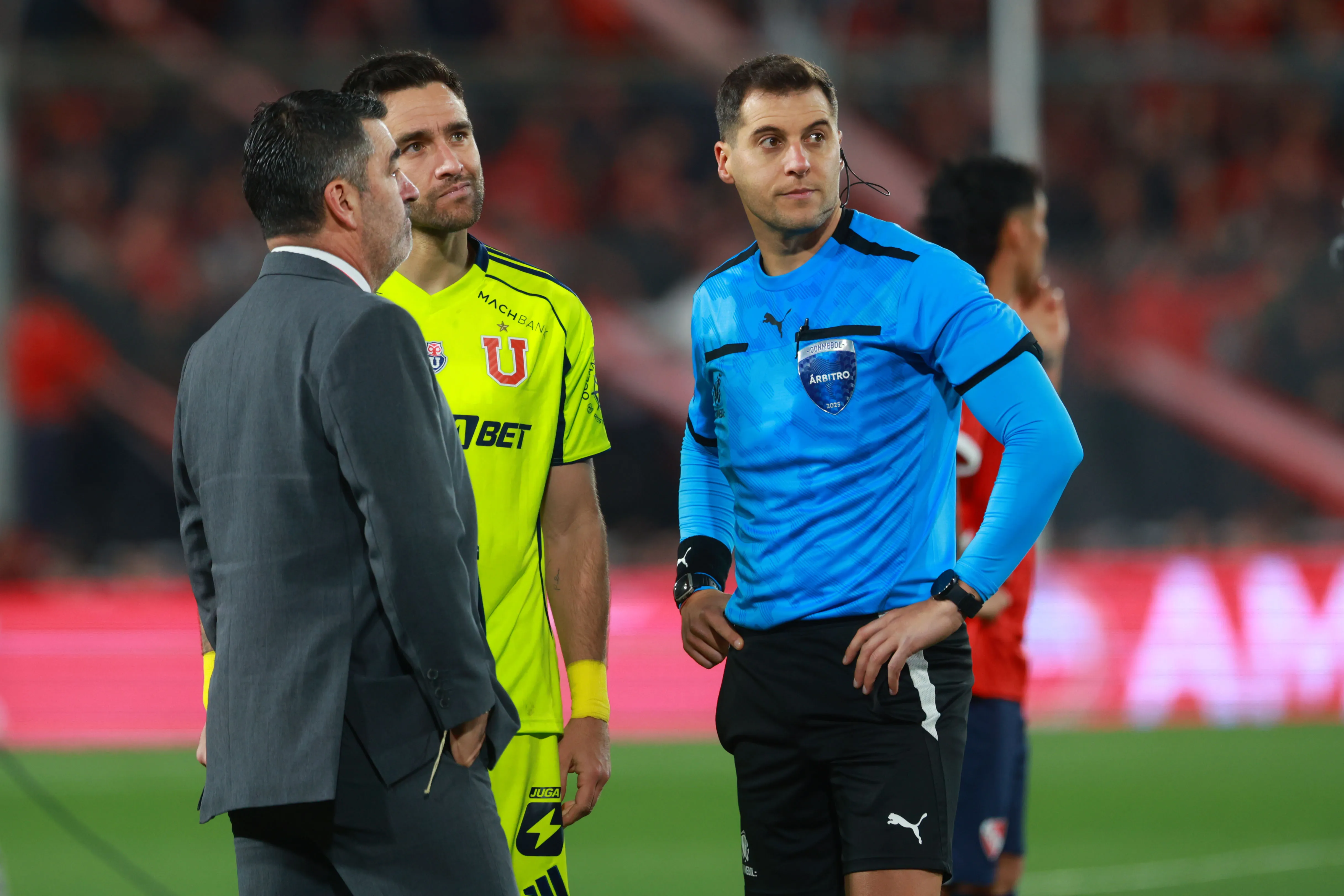 La U fue sancionada con 7 partidos de local y 7 de visita en partidos Conmebol. Foto: Javier Vergara/Photosport
