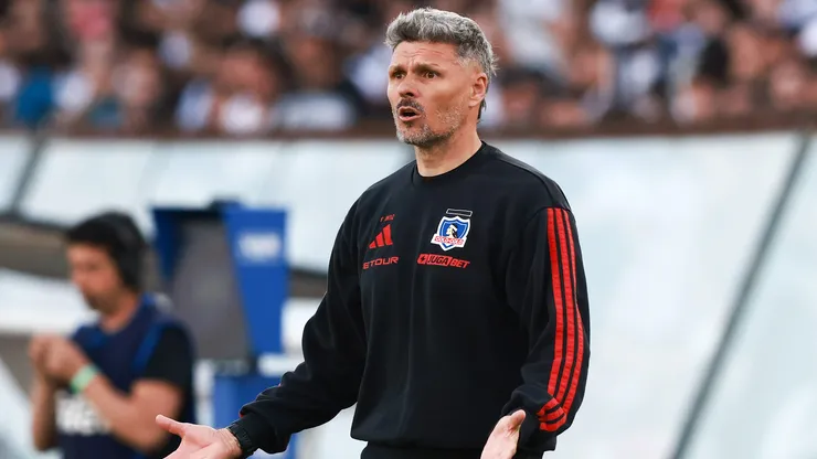 Fernando Ortiz tiene que negociar su continuidad en Colo Colo.