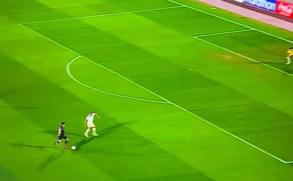 Arturo Vidal muestra toda su jerarquía al ganarle un mano a mano a Damián Pizarro