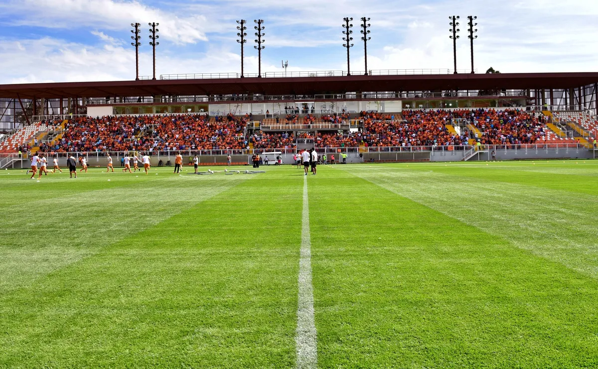 Contraloría exige clausura del estadio de Cobreloa antes de la final
