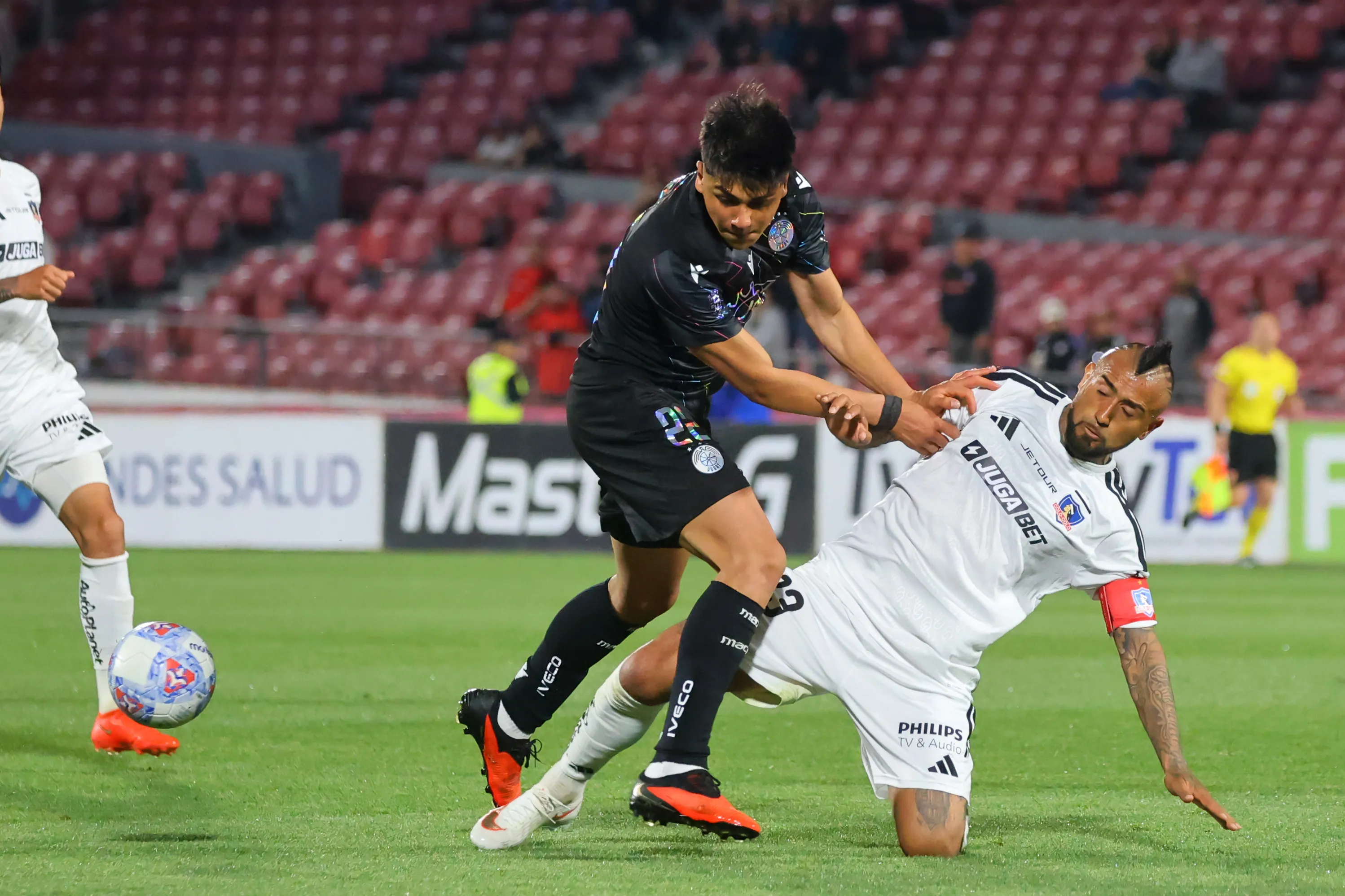 Damián Pizarro tuvo un discreto partido enfrentando a Colo Colo en el Estadio Nacional. | Foto: Photosport.