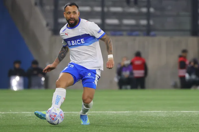 Bernardo Cerezo será baja en Universidad Católica por unas seis semanas. | Foto: Photosport.