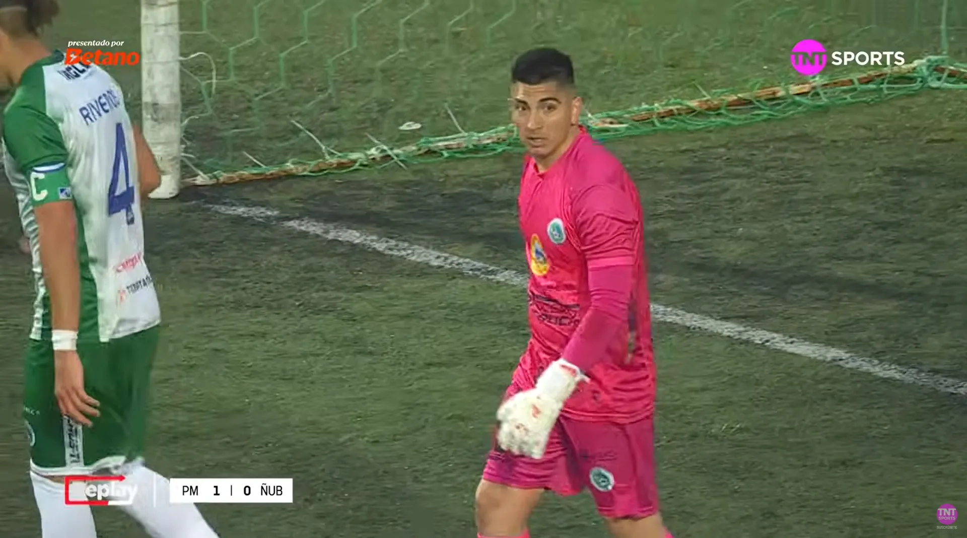 Luis Ureta, la figura de los Delfines en la victoria sobre Ñublense. (Captura TNT Sports).