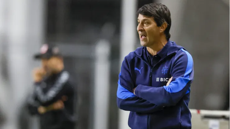 El técnico de la UC no esconde su rabia por lo que pasa en la UC.
