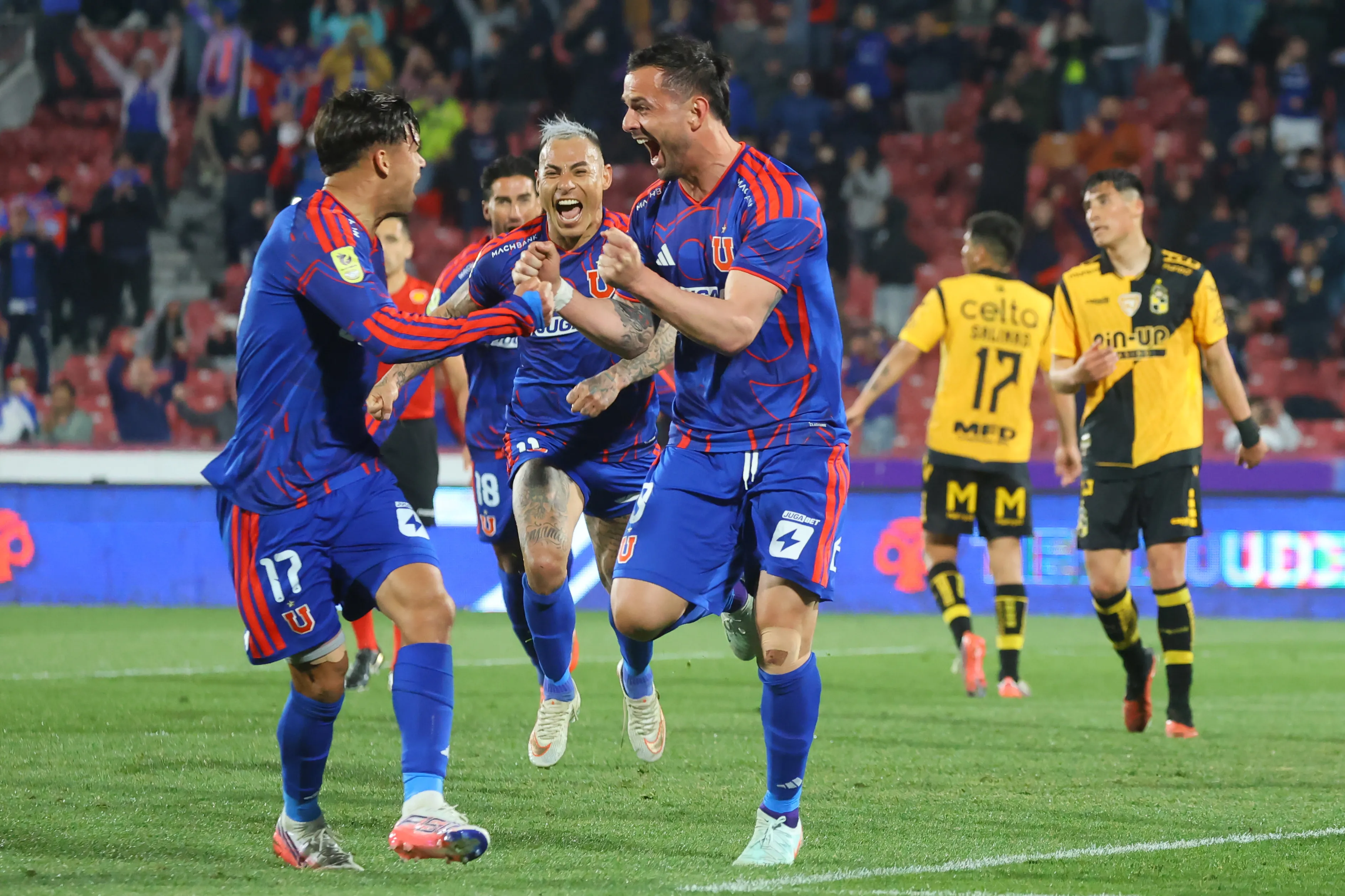 Los azules se complican con las programaciones del fútbol chileno. Foto: Jonnathan Oyarzun/Photosport