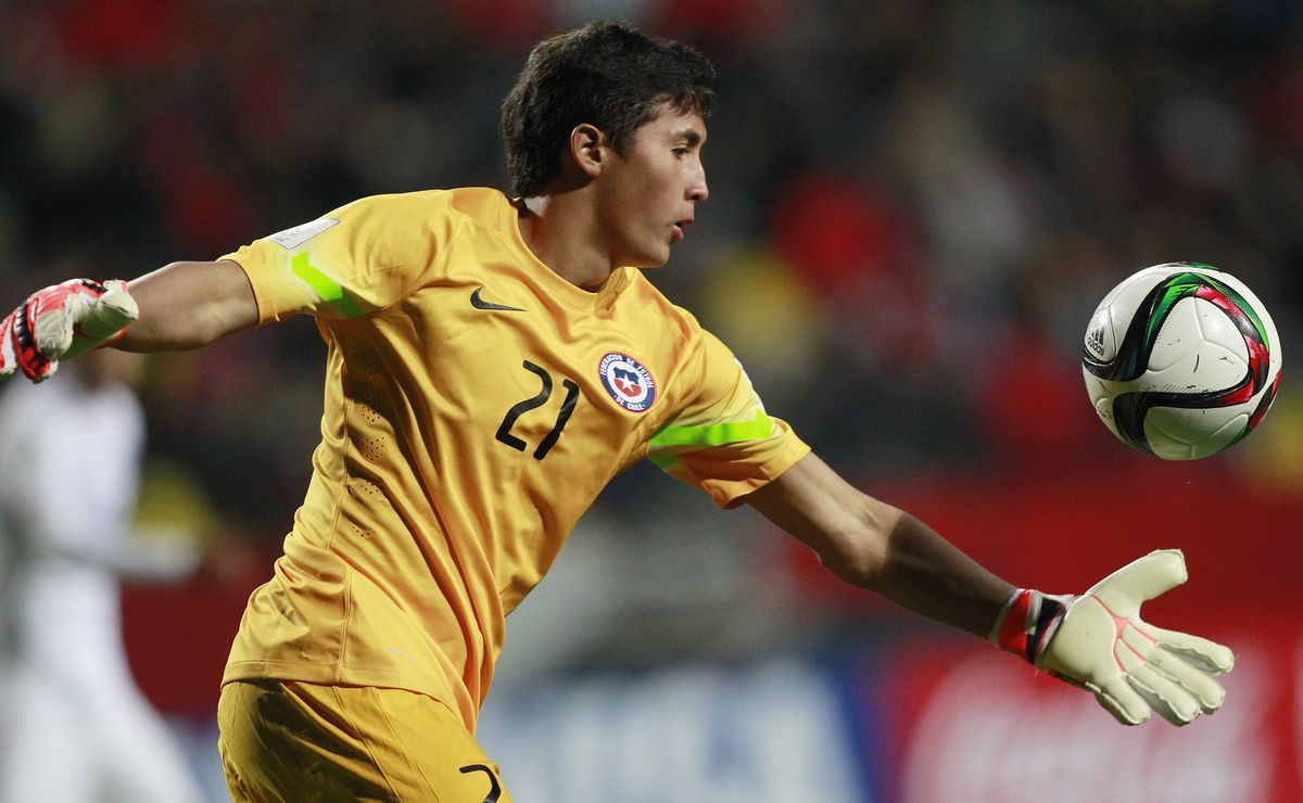 Jugó un Mundial por la Roja, fue figura en la Copa Chile y felicitó a su colega: “Estuvo muy notable”
