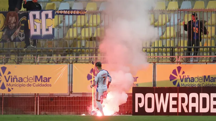 El partido se suspendió cuando Maxi Guerrero iba a patear un córner