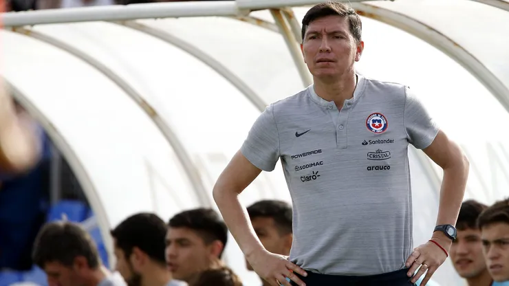 Cristián Leiva habló de un defecto de los juveniles chilenos.