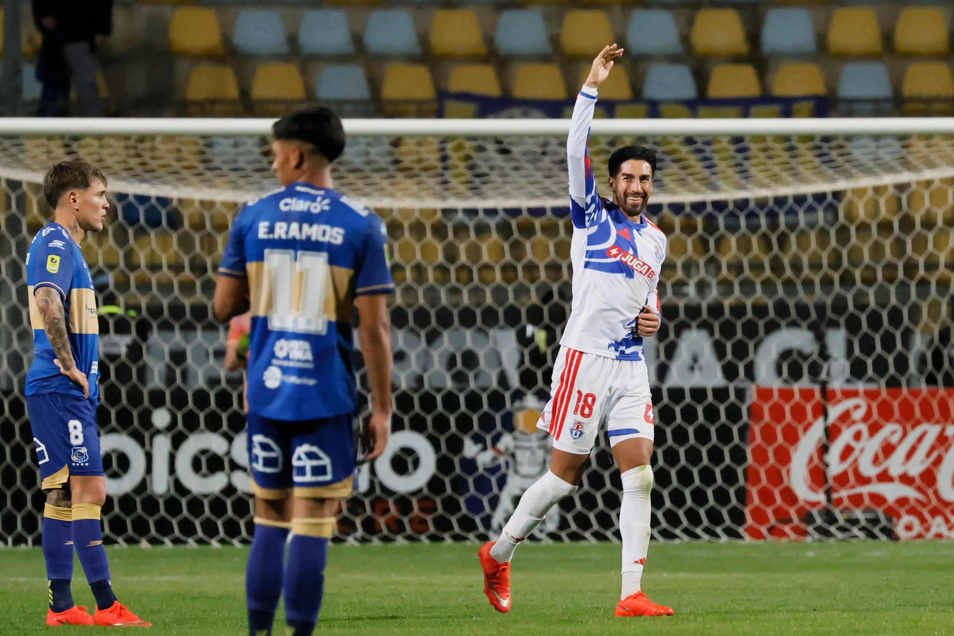 Universidad de Chile lo gana por 1-0 a Everton gracias al solitario gol de Juan Martín Lucero. | Foto: Photosport.