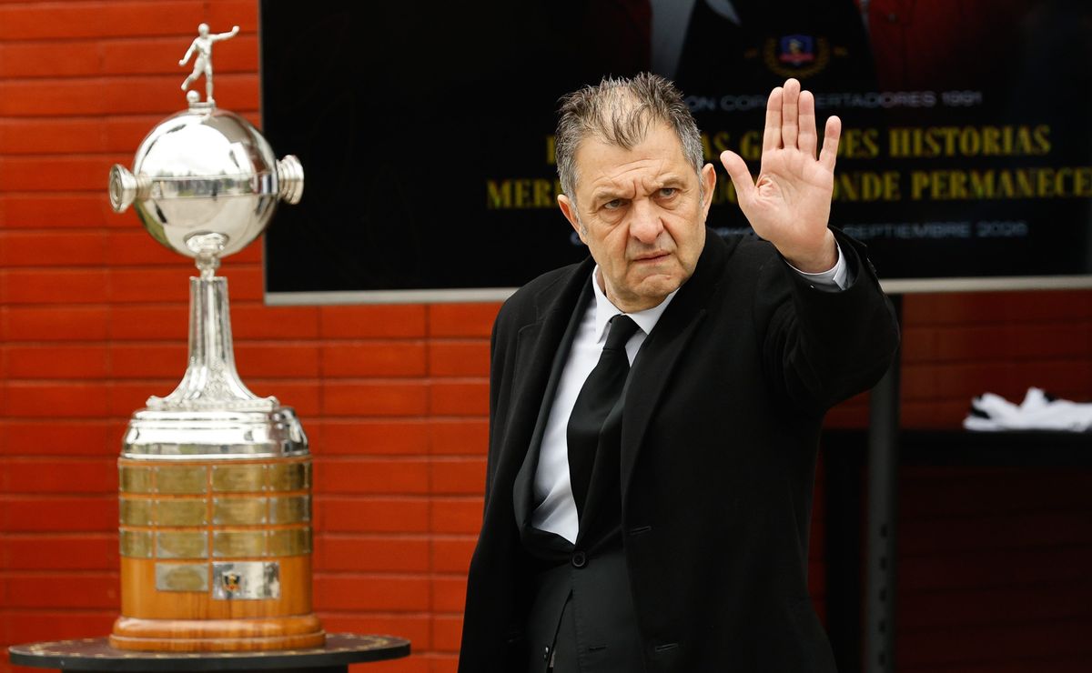 Aníbal Mosa desmiente conflicto con Joaquín Sosa y anticipa idea de Colo Colo: “No tenemos deuda”
