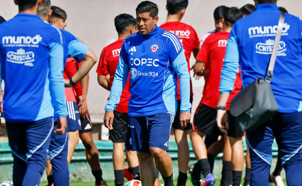 Nicolás Córdova apuesta por la juventud en formación titular ante Canadá