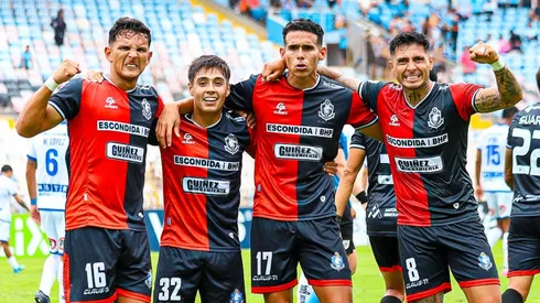 Pumas remontaron una compleja llave en casa.