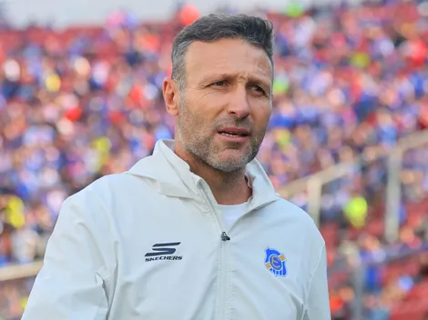 "Contra todo y contra todos": DT de Everton desata su furia