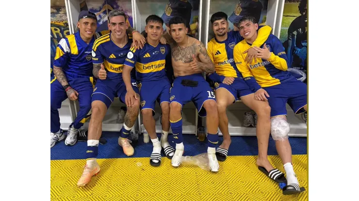 Carlos Palacios celebró en el camarín de Boca Juniors