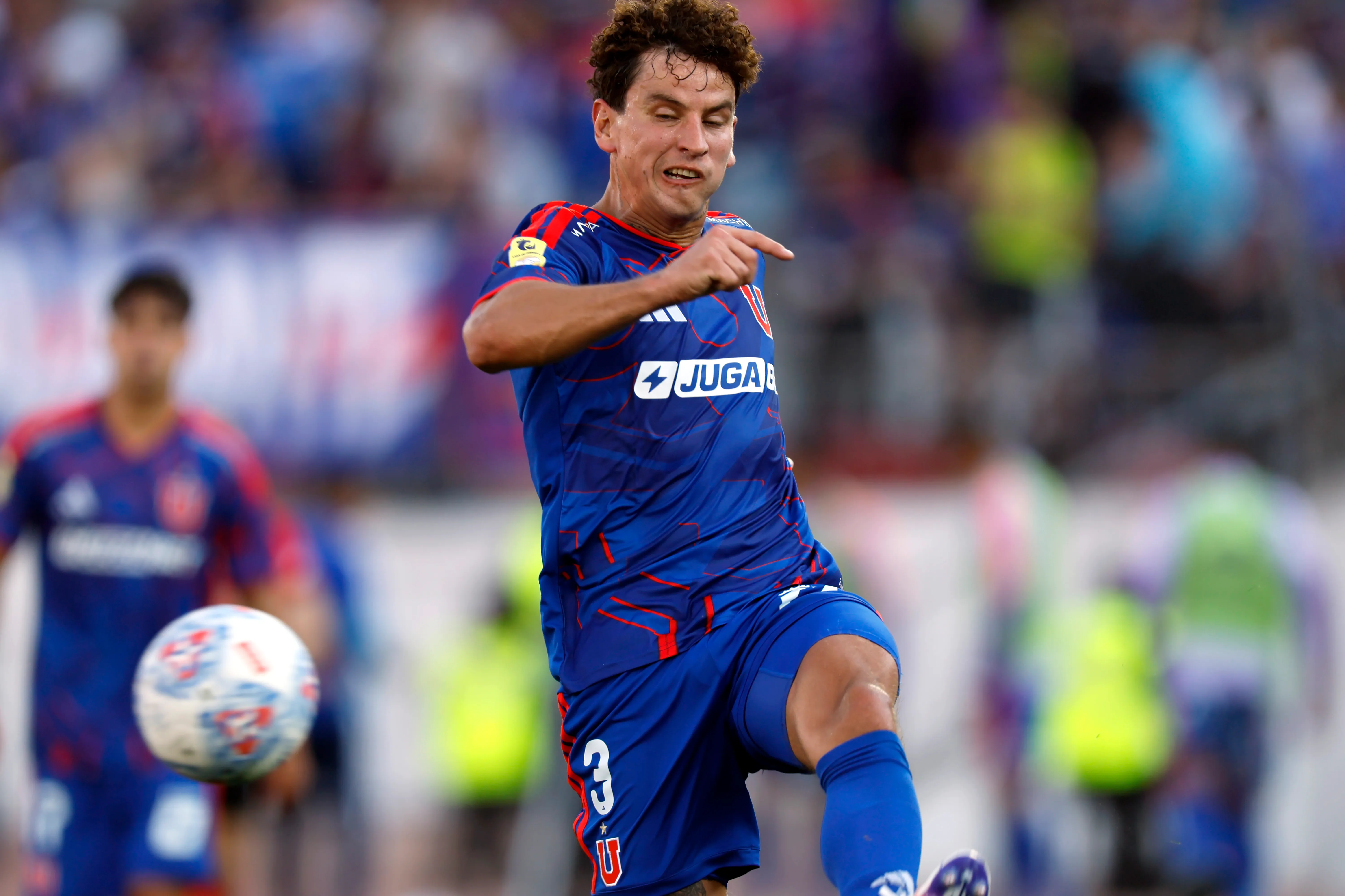 Igor Lichnovsky en acción ante los Ruleteros. (Andrés Piña/Photosport).