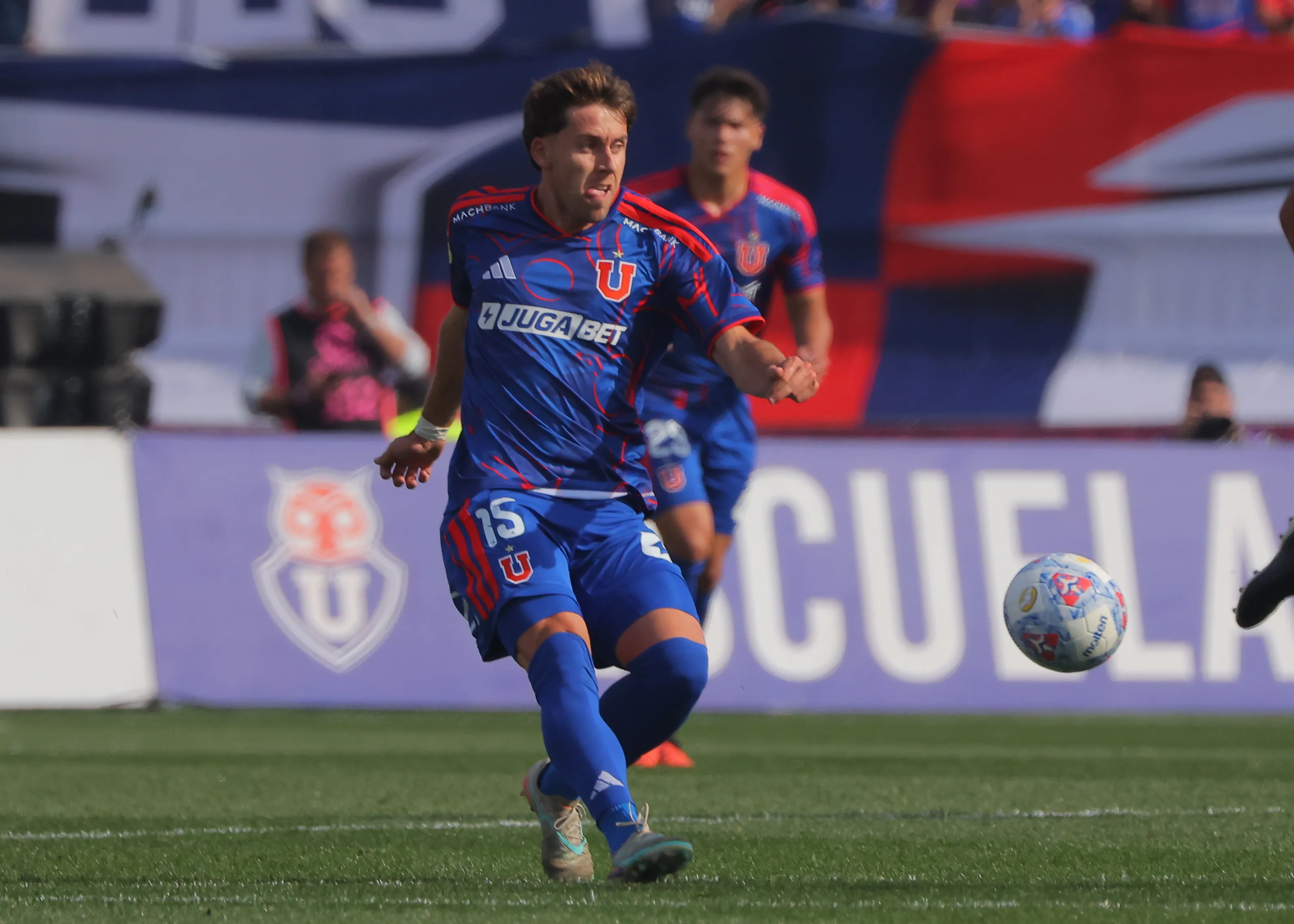 Tobías Reinhart es titular en la U. Foto: Luis Quinteros/Photosport