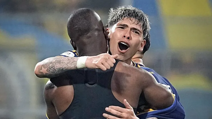Carlos Palacios celebra su asistencia en Boca Juniors.