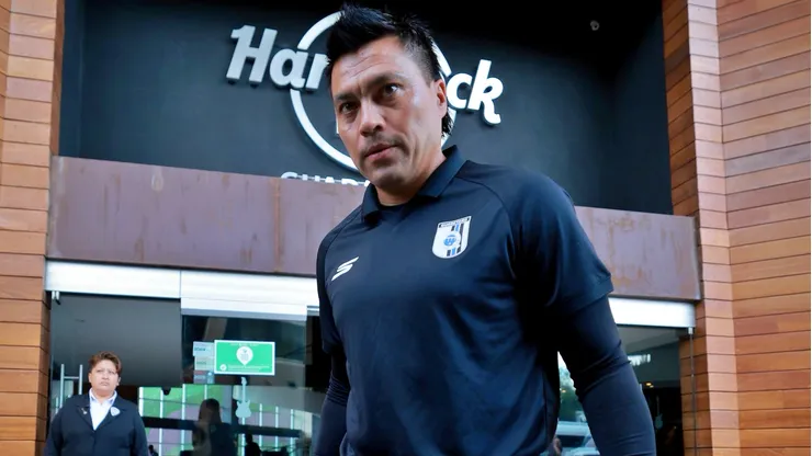 Esteban González está cuarto con Querétaro, a tres puntos de los líderes en México.