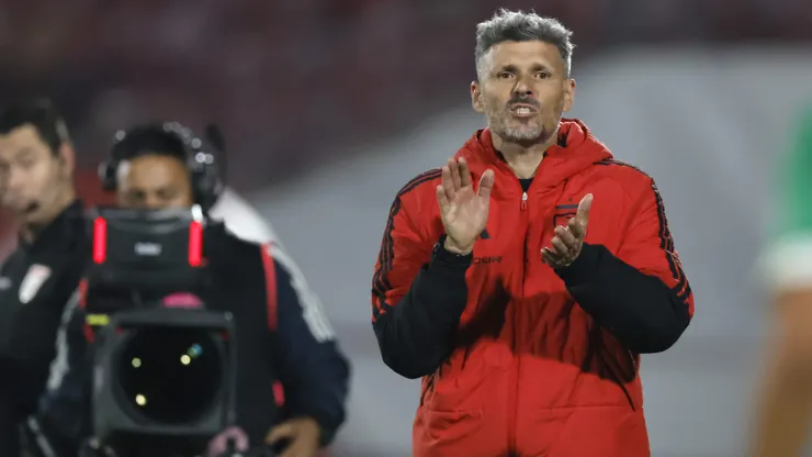 Fernando Ortiz mueve la formación de Colo Colo.
